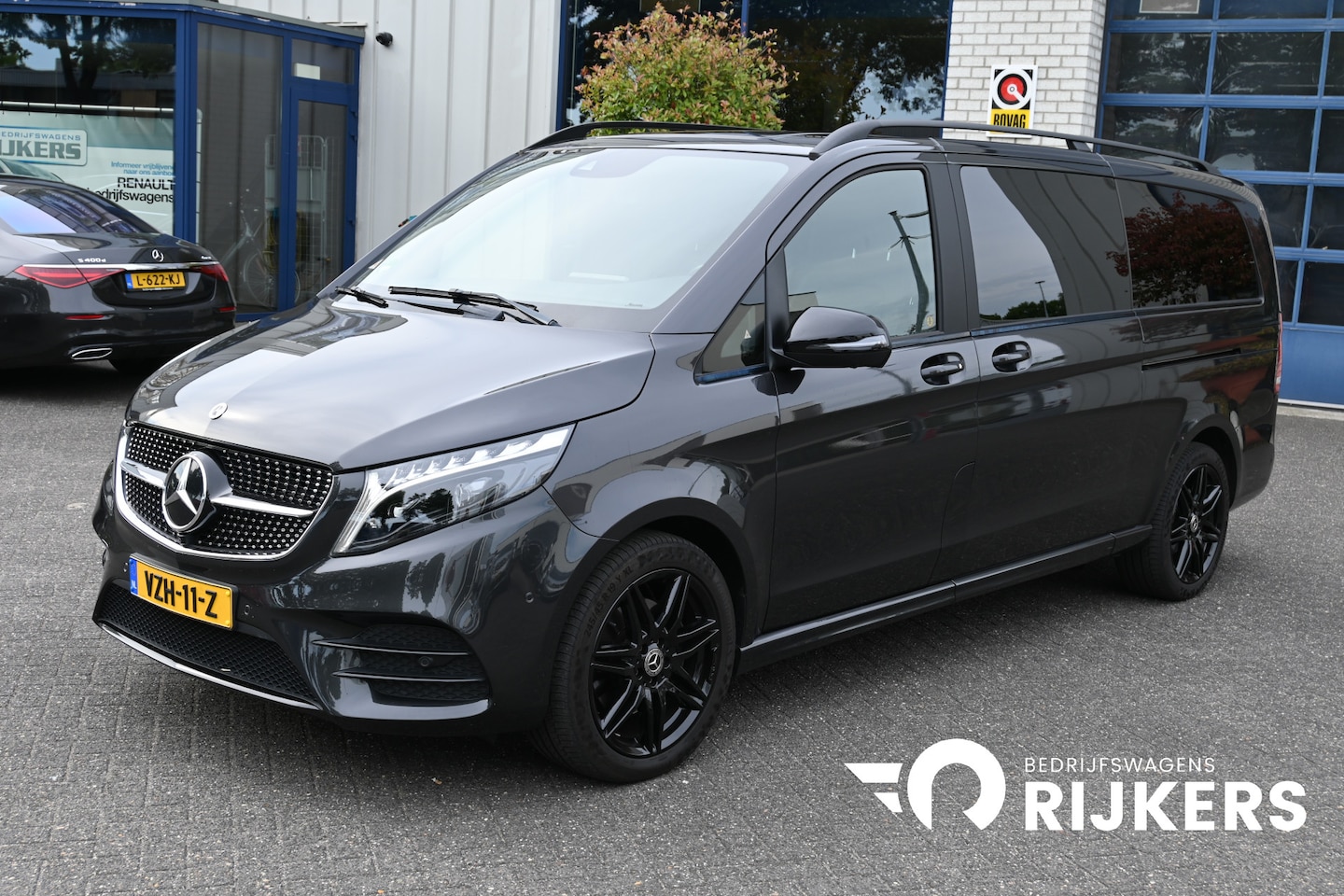 Mercedes-Benz V-klasse - 300d AMG DC L3 XL Avantgarde Edition Burmester, 360 Graden Camera, Distronic, Electrische - AutoWereld.nl