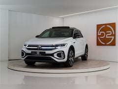 Volkswagen T-Roc - 1.5 TSI 2x R-Line 150PK | Pano | Camera | IQ Light | 19'' R | 12 MND Garantie