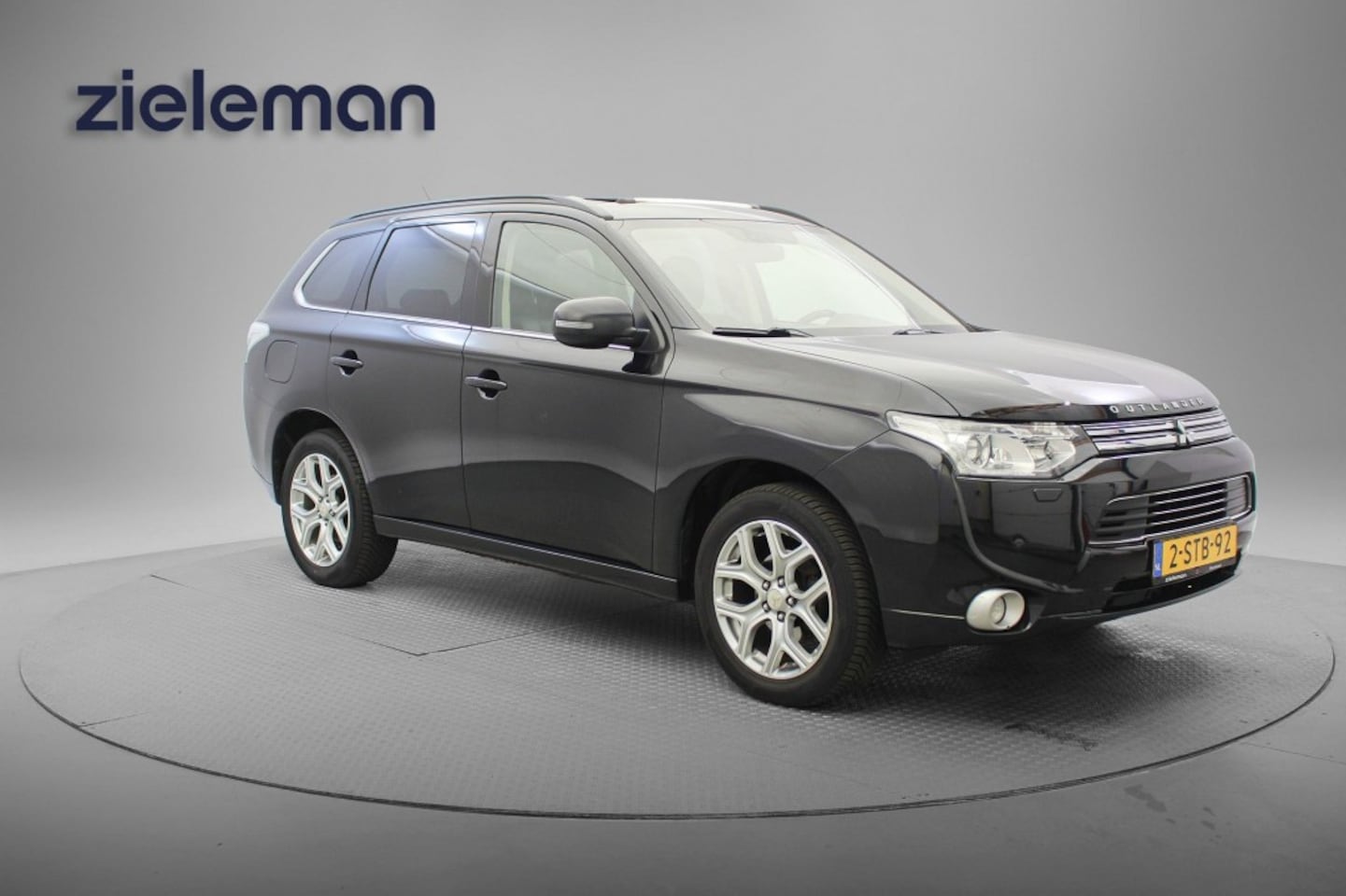 Mitsubishi Outlander - 2.0 PHEV Instyle - Trekhaak, Panorama, Camera, Leer, Stoelverw. - AutoWereld.nl