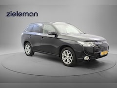 Mitsubishi Outlander - 2.0 PHEV Instyle - Trekhaak, Panorama, Camera, Leer, Stoelverw