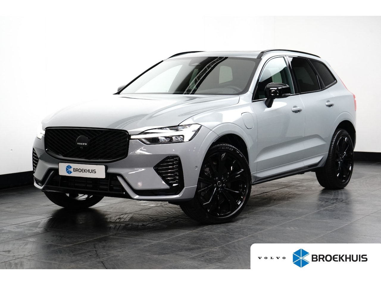 Volvo XC60 - T6 AWD Plus Black Edition | Head-Up | 360° | Harman/Kardon | Sportstoelen | Panoramadak | - AutoWereld.nl