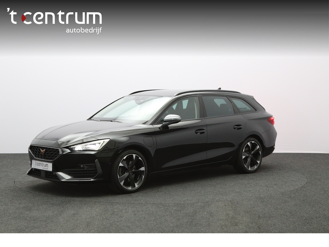 CUPRA Leon Sportstourer - 1.4 e-Hybrid Essential 1.4 e-Hybrid Essential, Memory, Stuur- & Stoelverwarming, Camera, Cruise Control - AutoWereld.nl