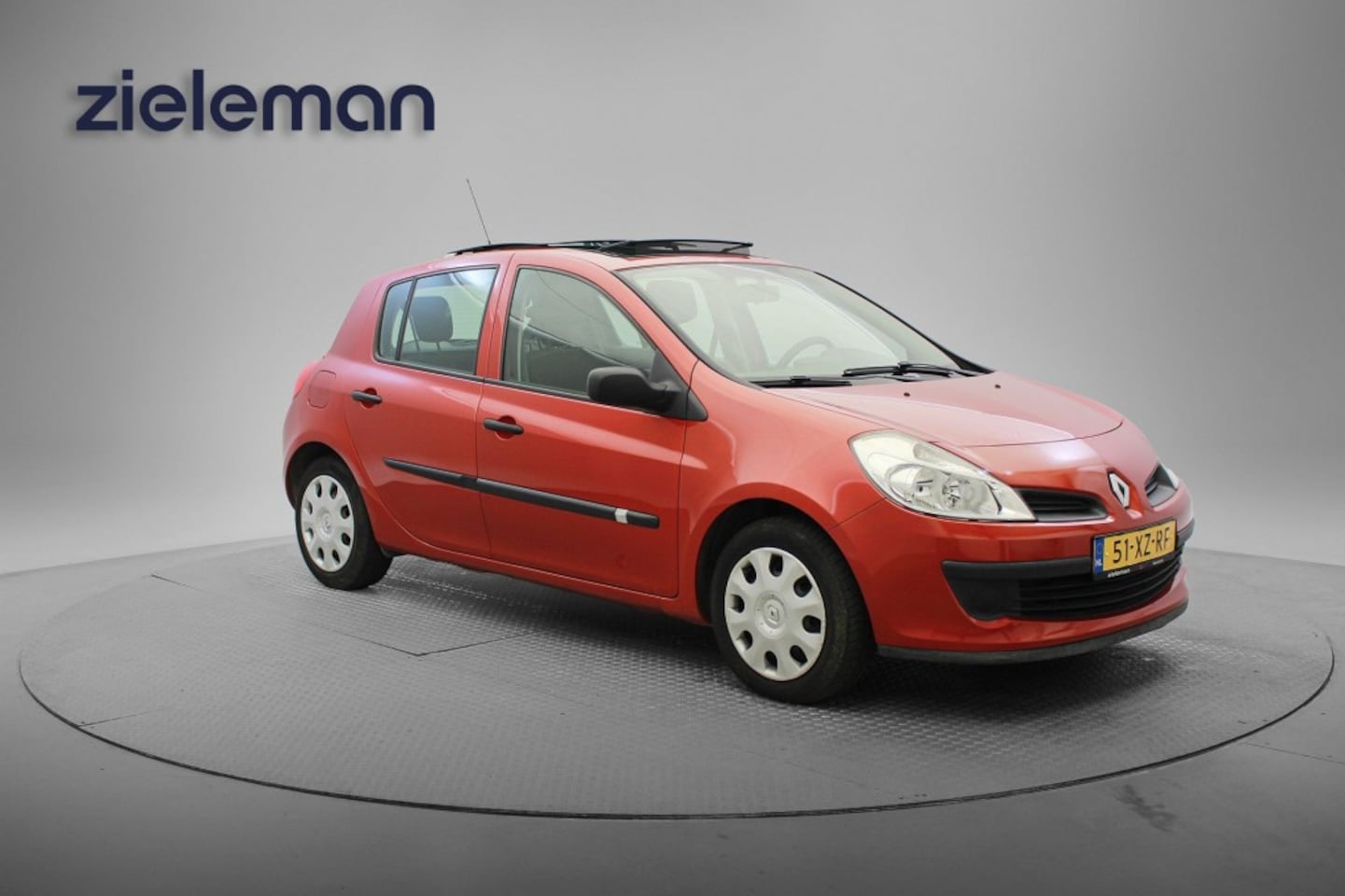 Renault Clio - 1.4 16V Business Line - Panorama, Airco, Trekhaak - AutoWereld.nl