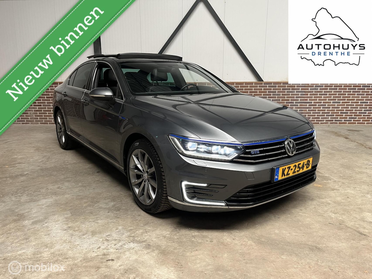 Volkswagen Passat - 1.4 TSI GTE Connected Series Plus PANORAMA/LEER/AUTOMAAT - AutoWereld.nl