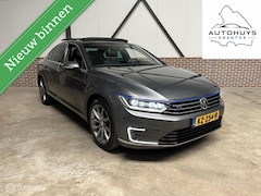 Volkswagen Passat - 1.4 TSI GTE Connected Series Plus PANORAMA/LEER/AUTOMAAT