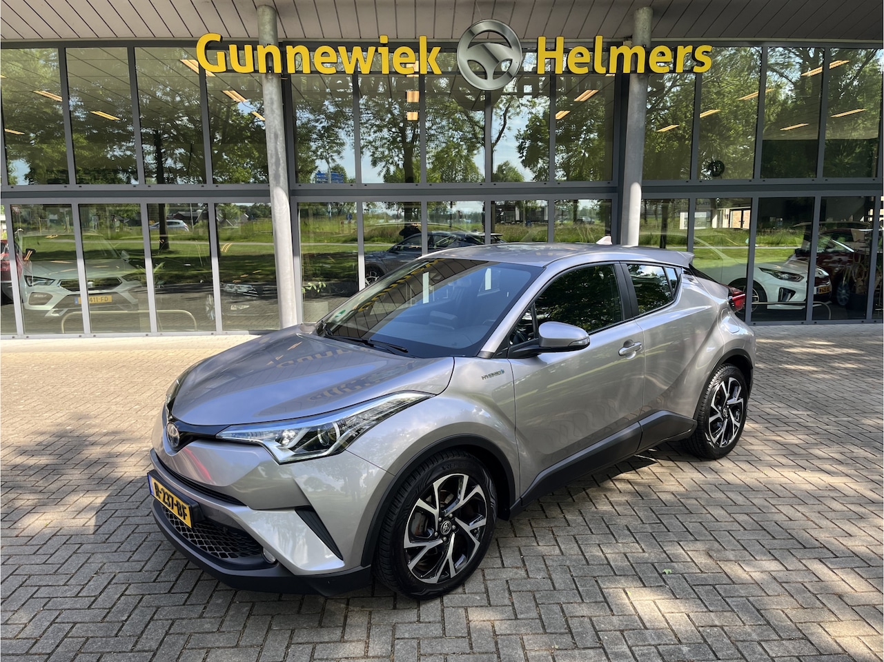 Toyota C-HR - 1.8 Hybrid Dynamic | ACC | ALL SEASON'S | BT | CAM | CLIMA | NAVI | STOELVERW. - AutoWereld.nl