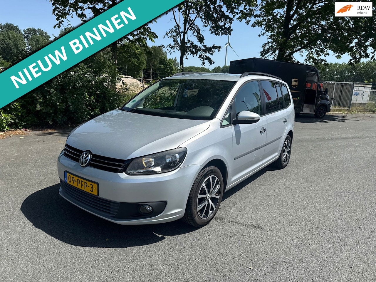 Volkswagen Touran - 1.2 TSI Trendline BlueMotion NETTE AUTO RIJDT EN SCHAKELT GOED - AutoWereld.nl