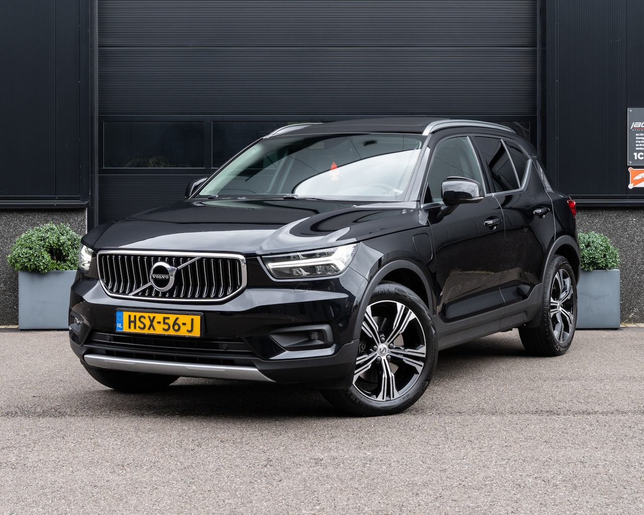 Volvo XC40 - 1.5 T4 Recharge R-Design | Hybrid | Keyless | Pano | Camera | Harman Kardon | Lane Assis | - AutoWereld.nl