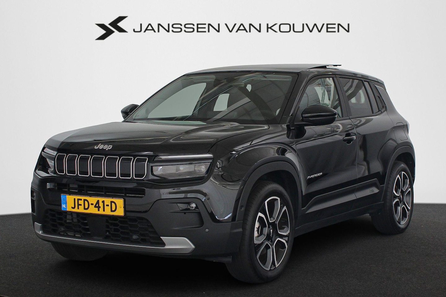 Jeep Avenger - Summit 54 kWh Stoel-Stuurverwarming Panoramadak Keyless - AutoWereld.nl