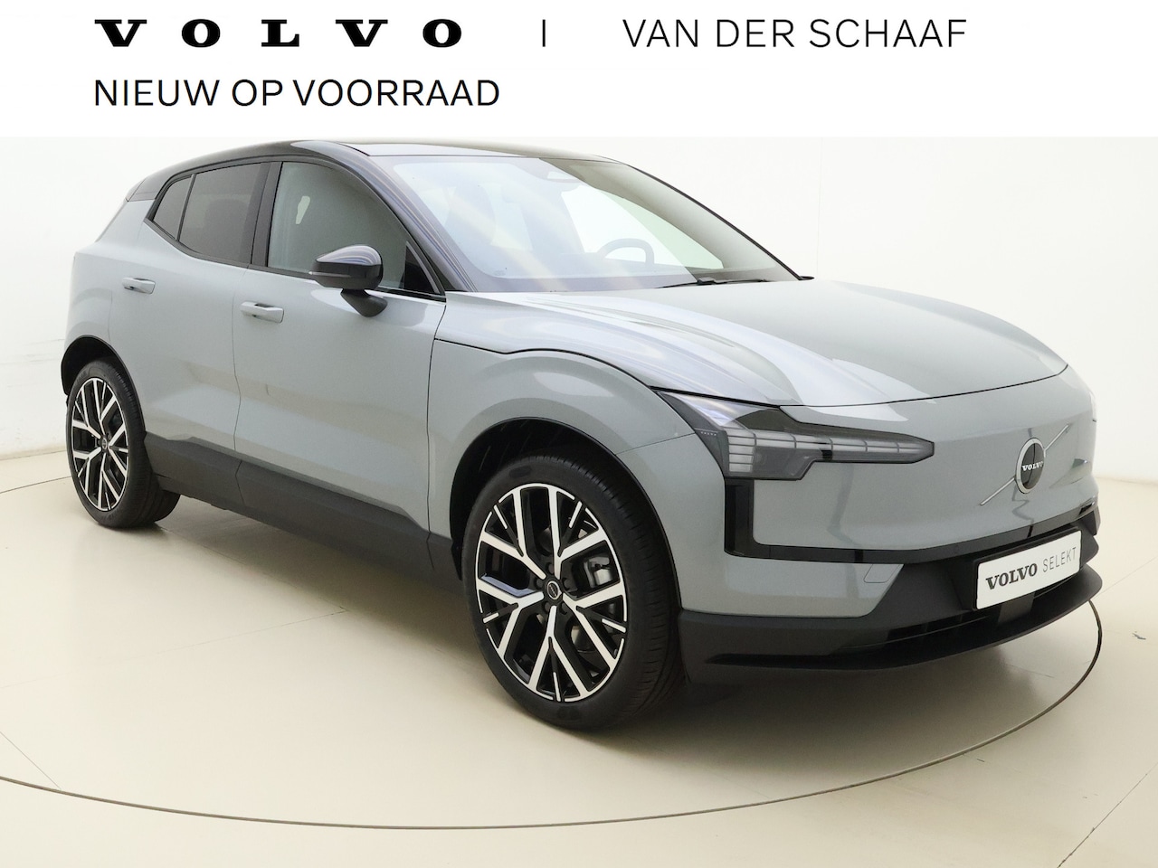 Volvo EX30 - Extended Range Plus Europa / Pine Interieur / Zwart dak / 20'' / Getint glas / Elektr. Sto - AutoWereld.nl