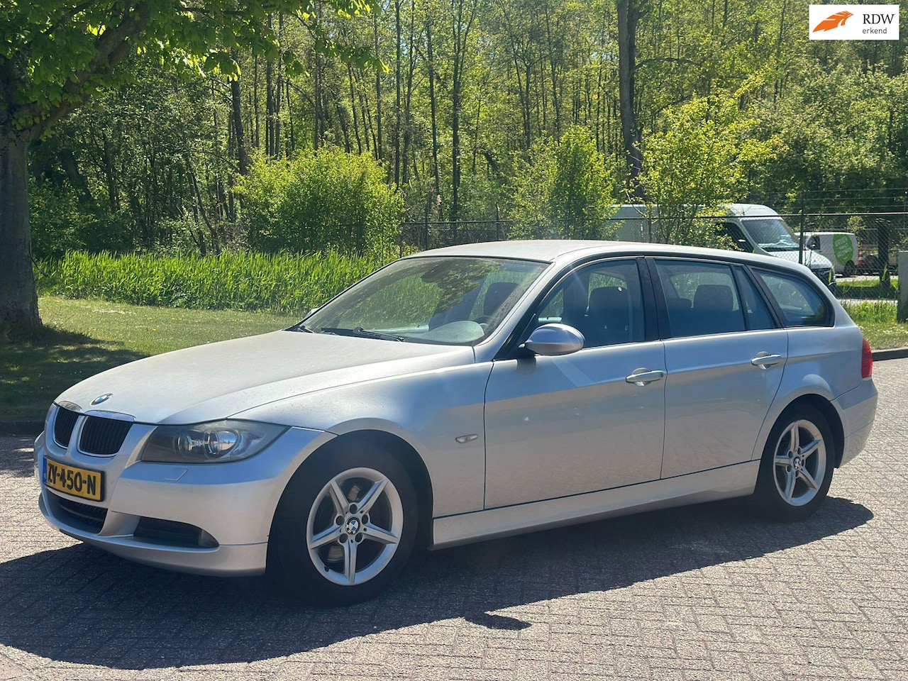 BMW 3-serie Touring - 318i/AIRCO/CRUISE/PARKEERSENS ACHTER/TREKHAAK - AutoWereld.nl