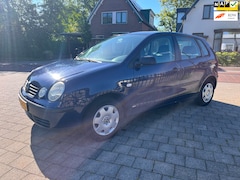 Volkswagen Polo - 1.4-16V Airco Cruise Isofix 5 Drs 4 cil APK NL APK