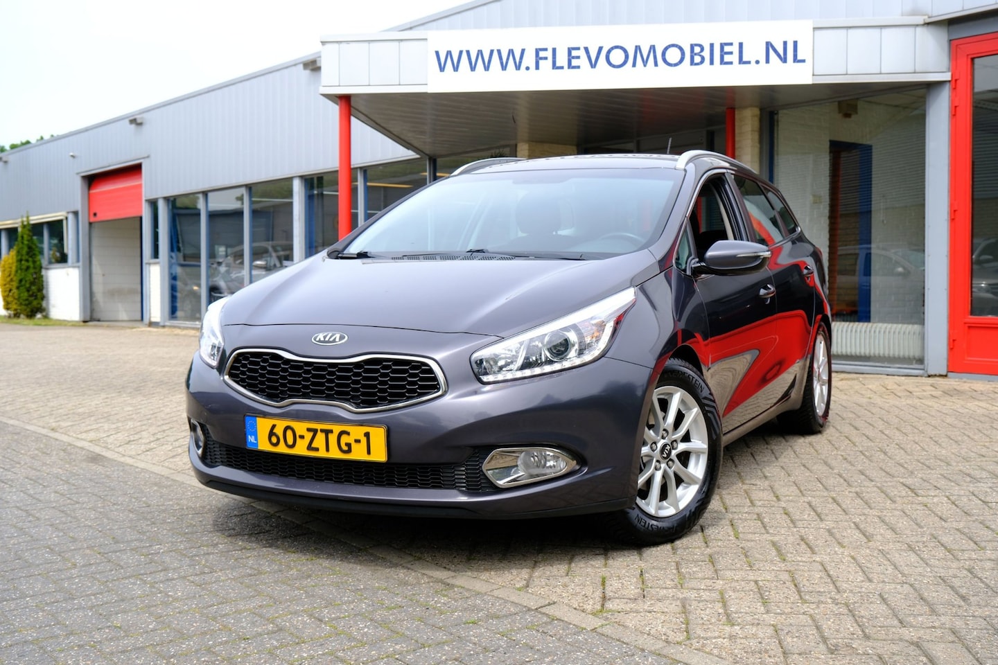 Kia Cee'd Sportswagon - Ceed 1.6 GDI Plus Pack Navi|Cam|Clima|LMV - AutoWereld.nl