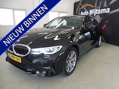 BMW 3-serie - 320e Business Edition Plus Leer | Schuifdak | LED | LMV 17"| NL auto | 1e eig