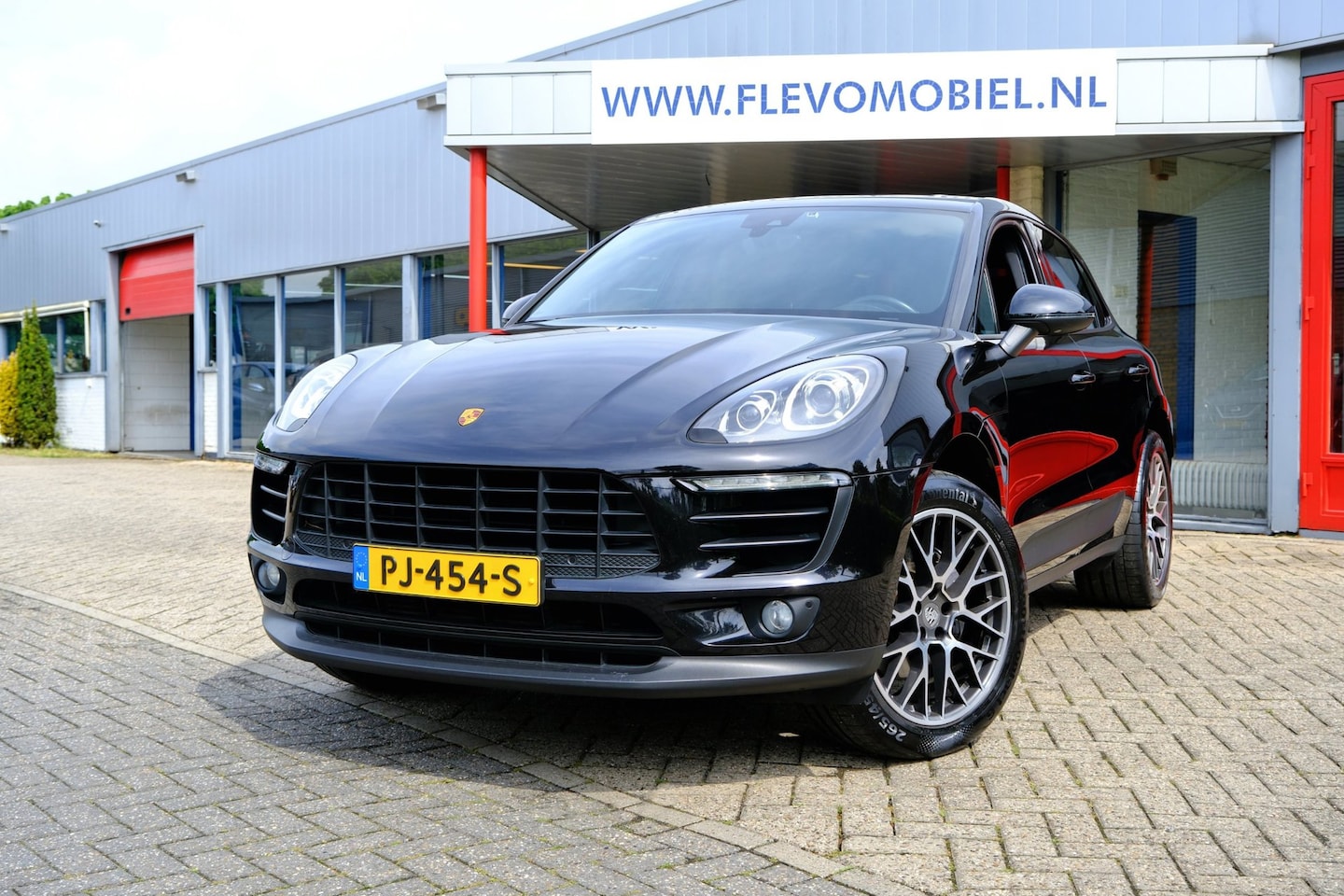 Porsche Macan - 2.0 252pk AWD Aut. Pano|Leder|Navi|LMV|Cam|Orig-NL auto! - AutoWereld.nl