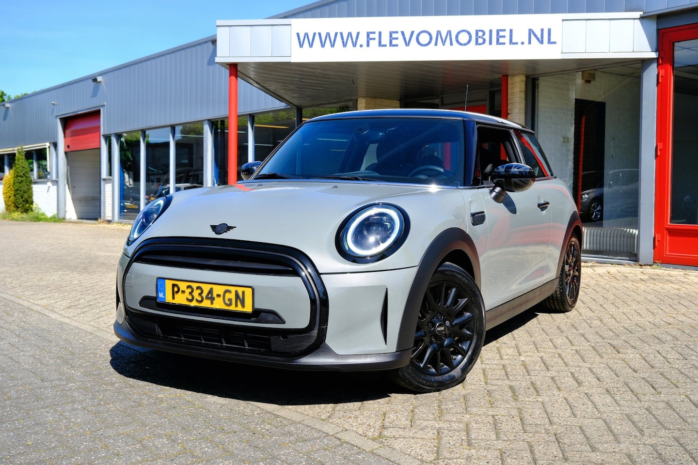 MINI Cooper - 1.5 Business Edition 1e eigenaar|Pano|Leder|LED|Navi|Cruise - AutoWereld.nl