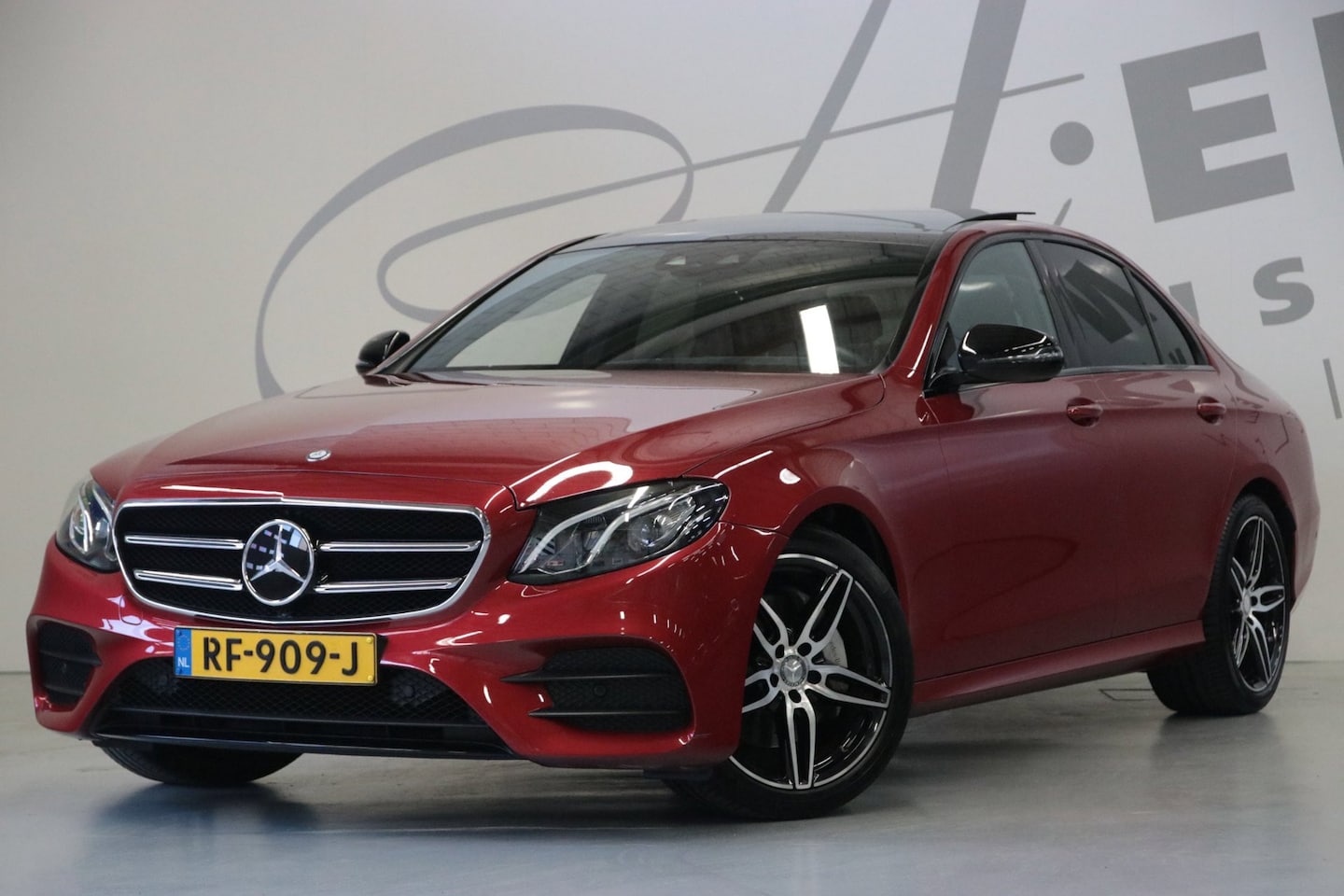 Mercedes-Benz E-klasse - 200 Apple carplay/ AMG-line/ Nightpakket - AutoWereld.nl