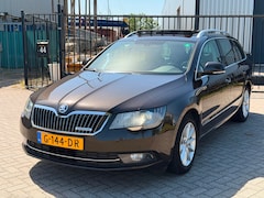 Skoda Superb Combi - 1.6 TDI Champs Elysees Pano Clima Navi Leer Stoelcooling