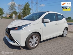 Toyota Aygo - 1.0 VVT-i x-play/carbio-top/airco