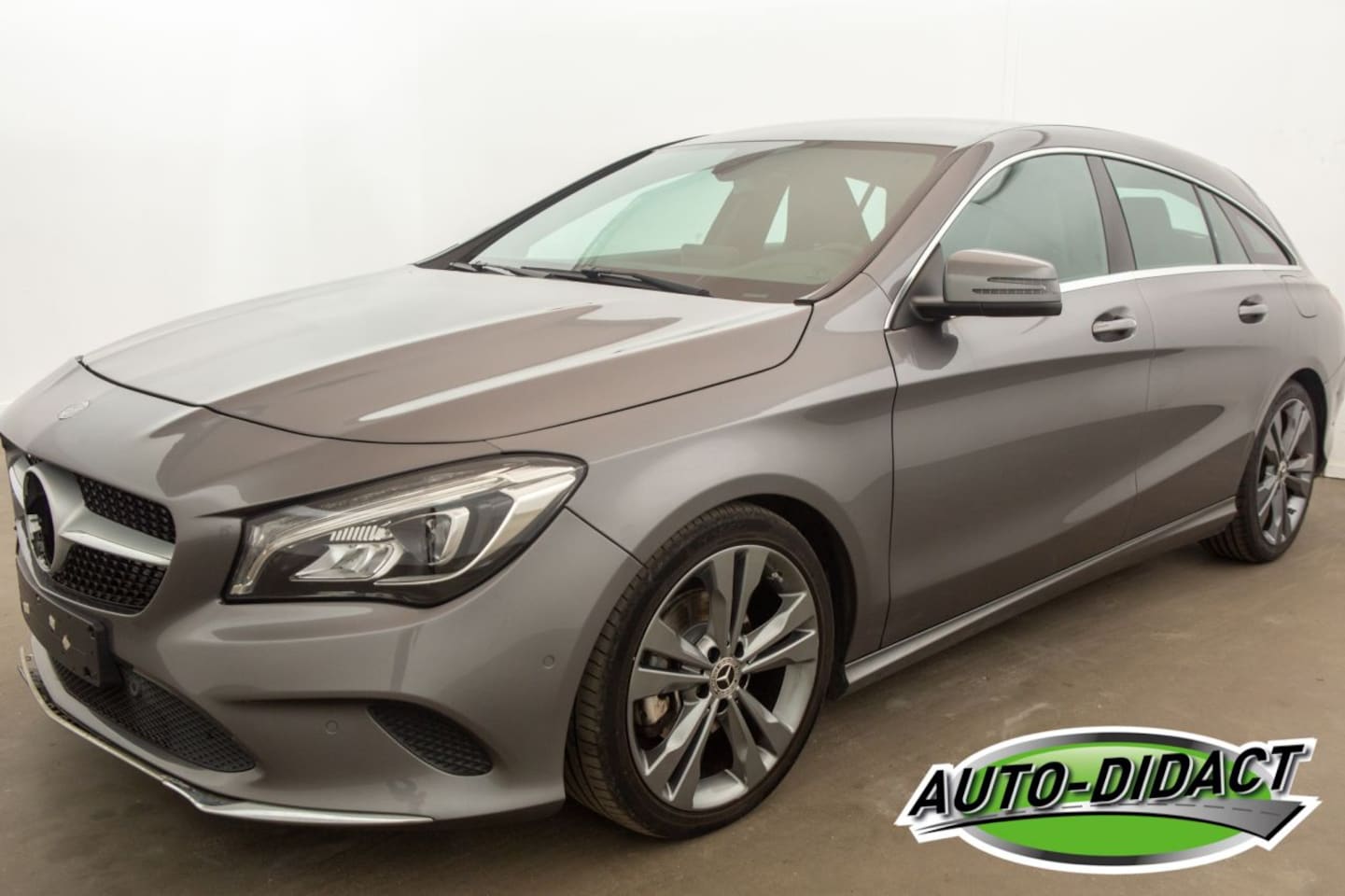 Mercedes-Benz CLA-klasse Shooting Brake - 180 90kW Automaat Navi Camera Airco Shooting Brake - AutoWereld.nl