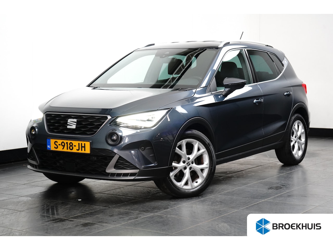 SEAT Arona - 1.0 TSI 95pk FR Business Intense | Apple Carplay / Android Auto | Adaptive Cruise | Camera - AutoWereld.nl