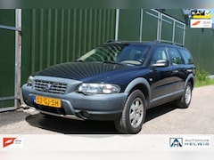 Volvo V70 Cross Country - 2.4 T Comfort Line LEER, AIRCO APK TREKHAAK