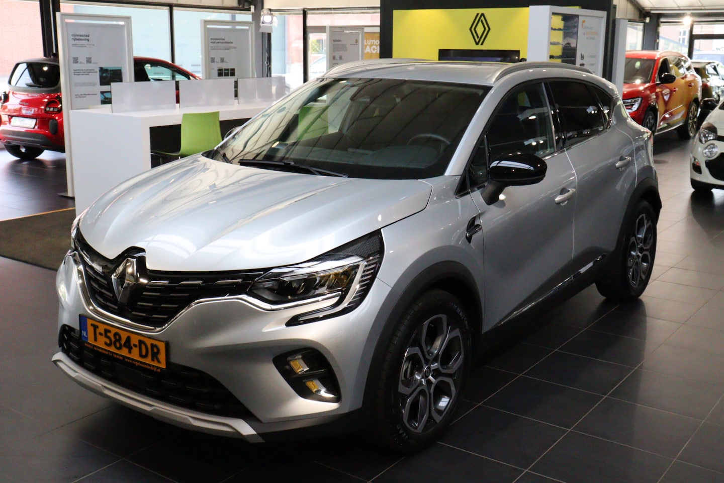 Renault Captur - 1.6 E-Tech full hybrid 145 techno - AutoWereld.nl