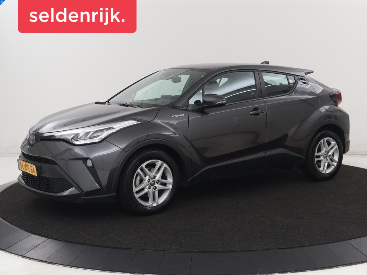 Toyota C-HR - 2.0 Hybrid Dynamic | Stoelverwarming | Adaptive cruise | Camera | Carplay | Navigatie | Cl - AutoWereld.nl