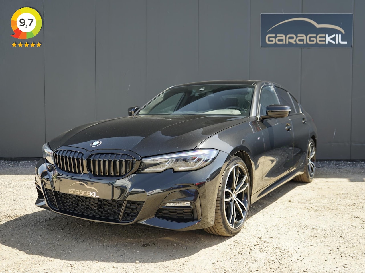 BMW 3-serie - 318i Executive Edition Orig. NL / M-Sport / HiFi / BTW / Keyless / Camera / Panorama dak / - AutoWereld.nl