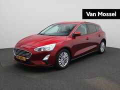 Ford Focus - 1.0 EcoBoost Titanium Business | Afn. Trekhaak | Stoel- & Stuurwielverwarming | Camera | K