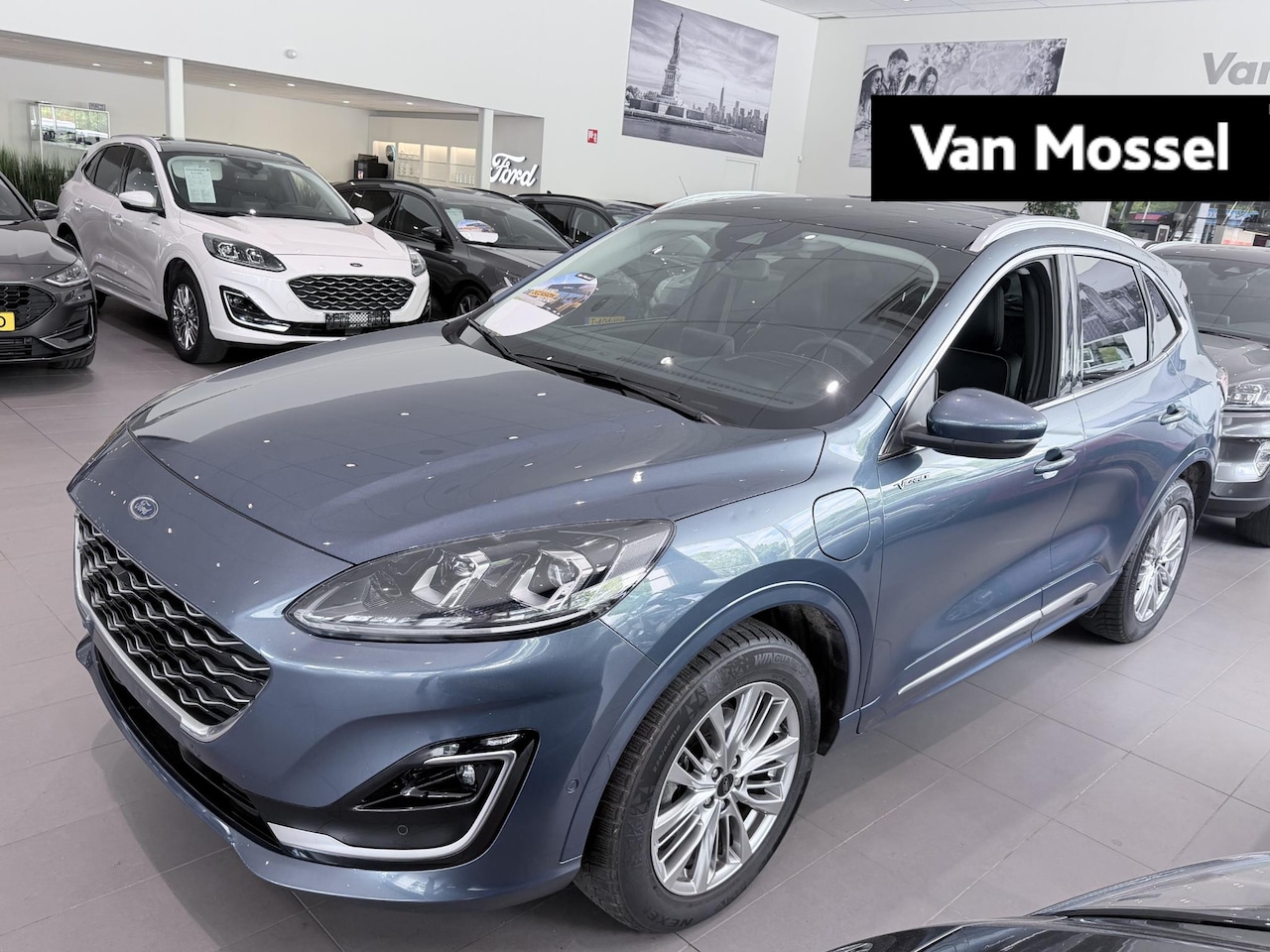 Ford Kuga - Vignale Adapt. Cruise | HUD | Panoramadak | B&O | Meer foto's volgen - AutoWereld.nl