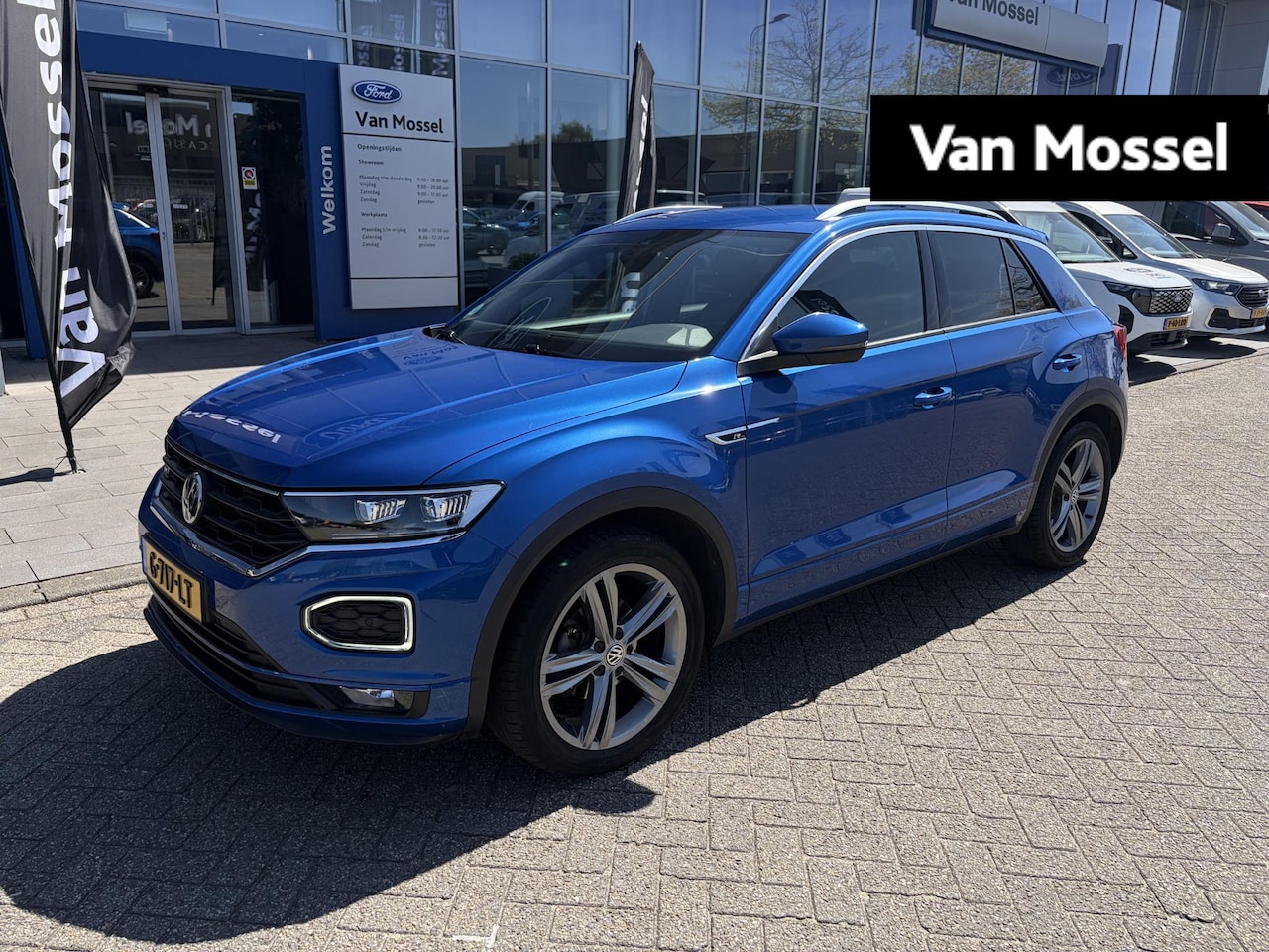 Volkswagen T-Roc - 1.5 TSI Sport | NAVIGATIE | ADAPTIVE CRUISE CONTROL | BLUETOOTH | VOORRUITVERWARMING | PAR - AutoWereld.nl