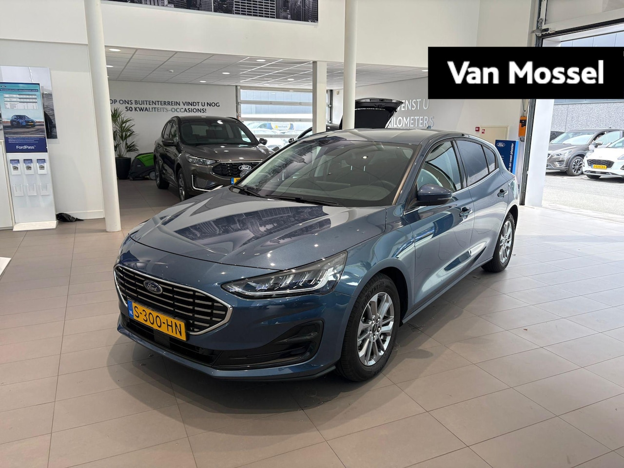 Ford Focus - 1.0 EcoBoost Hybrid Titanium AUTOMAAT | STOEL - STUUR - VOORRUIT VERWARMING | APLLE CARPLY - AutoWereld.nl