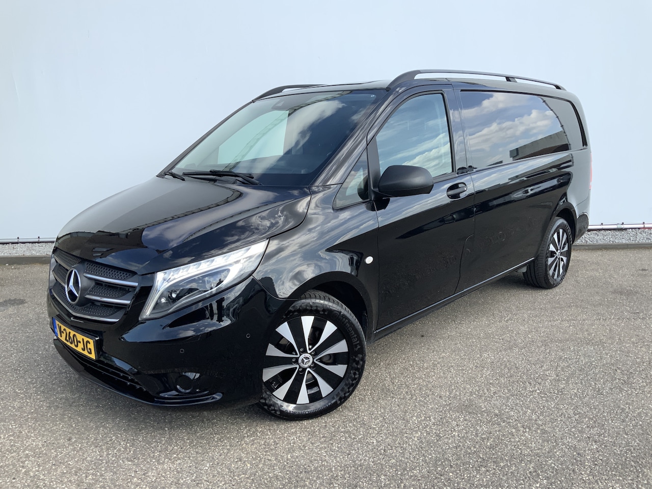 Mercedes-Benz Vito - 119 CDI Lang Automaat Airco Cruise 3 Zits Navi Camera Alu Velg Trekhaak 2500 kg Euro 6 - AutoWereld.nl