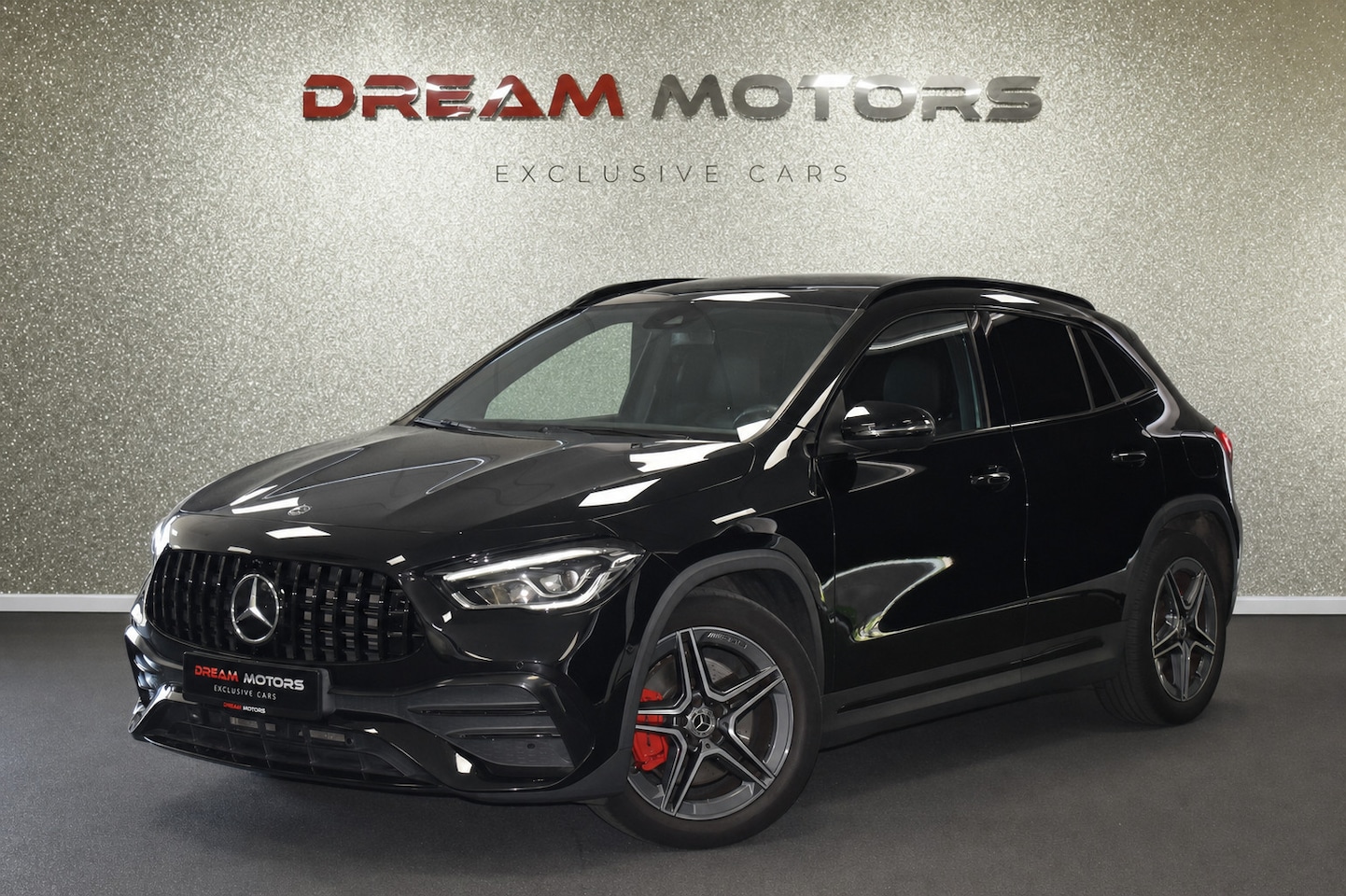 Mercedes-Benz GLA-Klasse - 250 4MATIC AMG 224pk | PANODAK | CAMERA - AutoWereld.nl