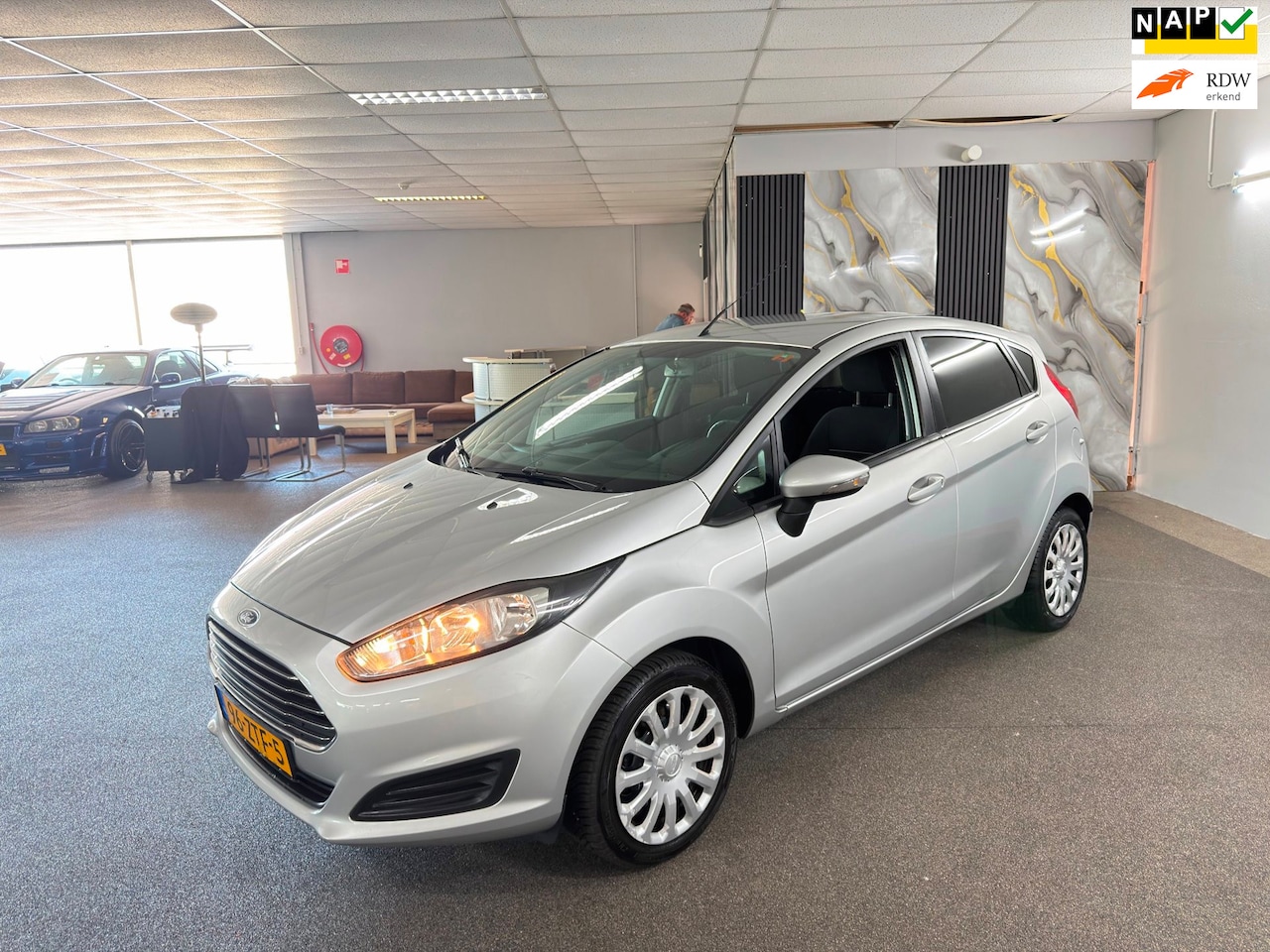 Ford Fiesta - 1.0 Champion Facelift,Apk Nieuw,Airco,Start&stop,N.A.P,5Deurs,2 sleutels,Goed onderhouden! - AutoWereld.nl