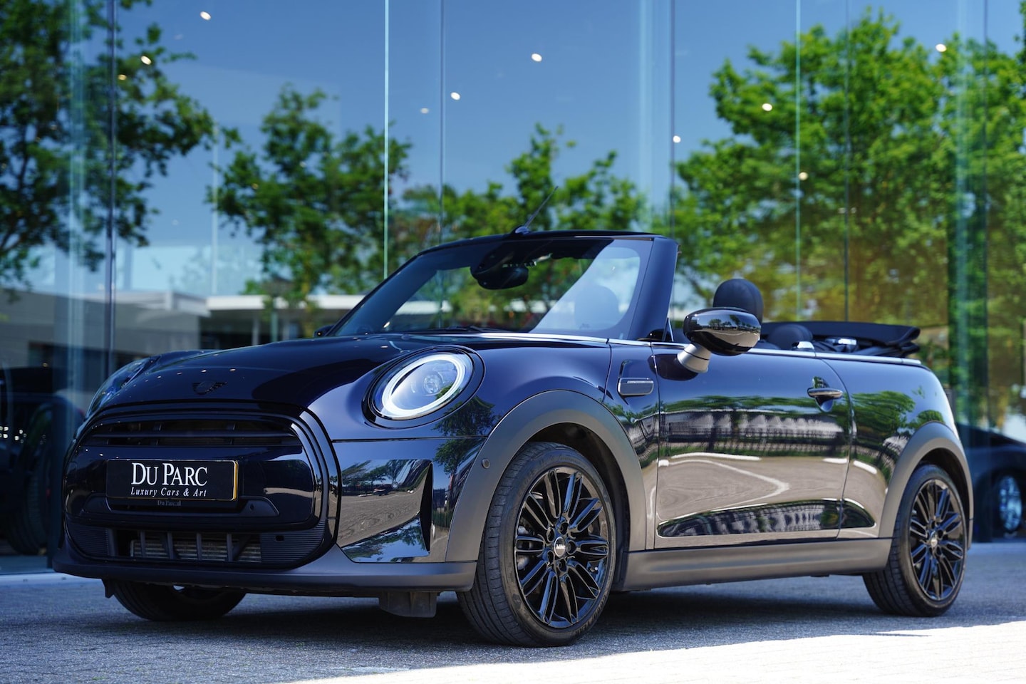 MINI Cabrio - 1.5 Cooper / Harman Kardon / NL-Auto / 17 Inch - AutoWereld.nl
