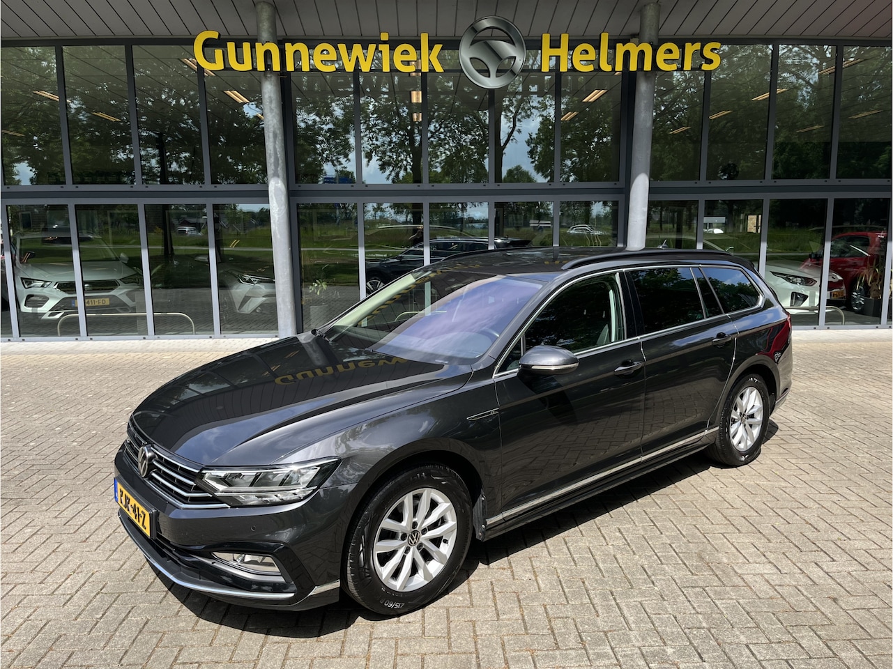 Volkswagen Passat Variant - 1.5 TSI R-Line Business | AUTOMAAT | ACC | CAM | CARPLAY | CLIMA | LKA | NAVI | PDC V&A | - AutoWereld.nl