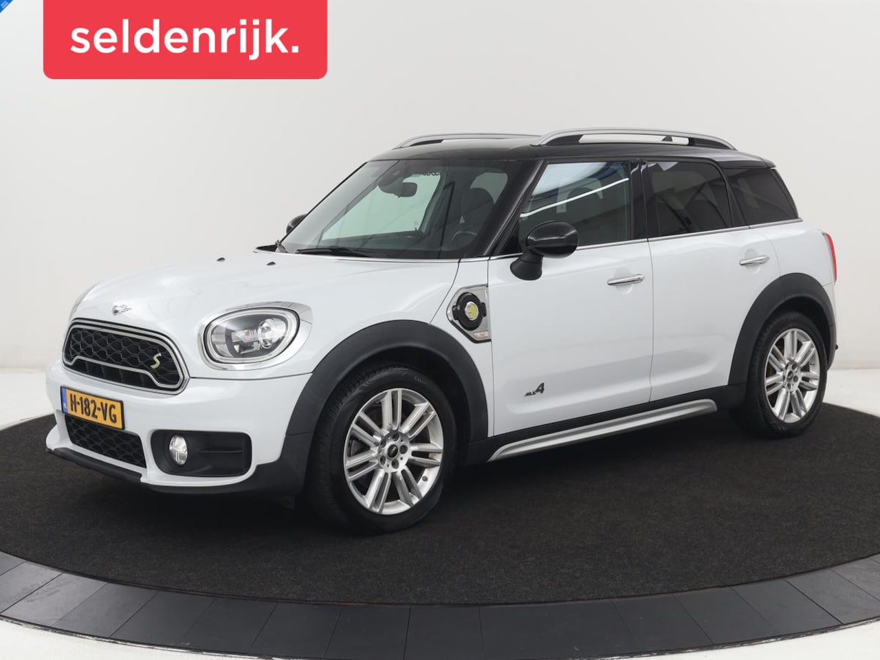 MINI Countryman - 1.5 Cooper S E ALL4 Chili | SOH 85,5% | Half leder | Carplay | Navigatie | Full LED | Spor - AutoWereld.nl