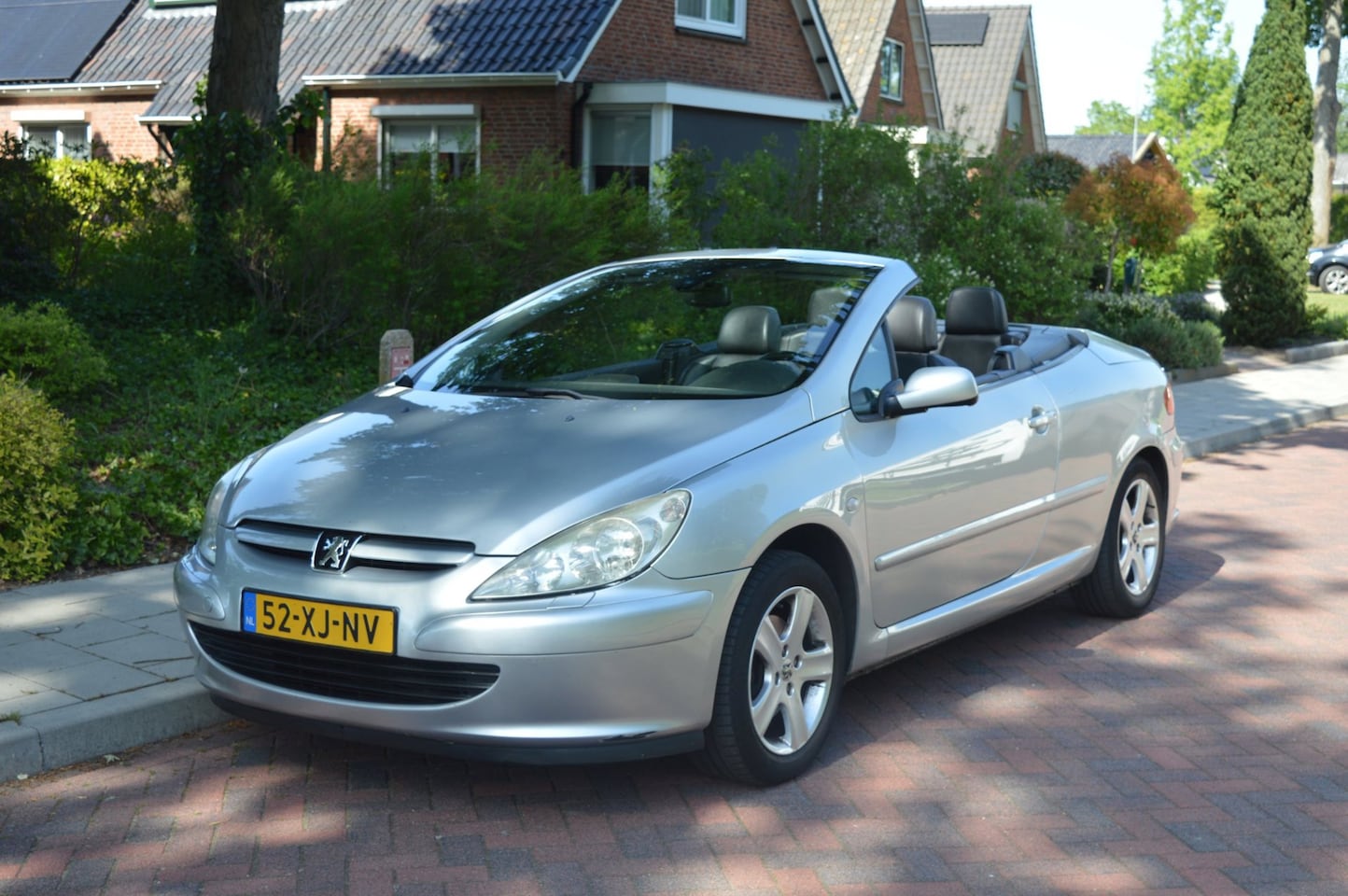 Peugeot 307 CC - 1.6-16V airco/pdc/leer/inruilkoopje - AutoWereld.nl