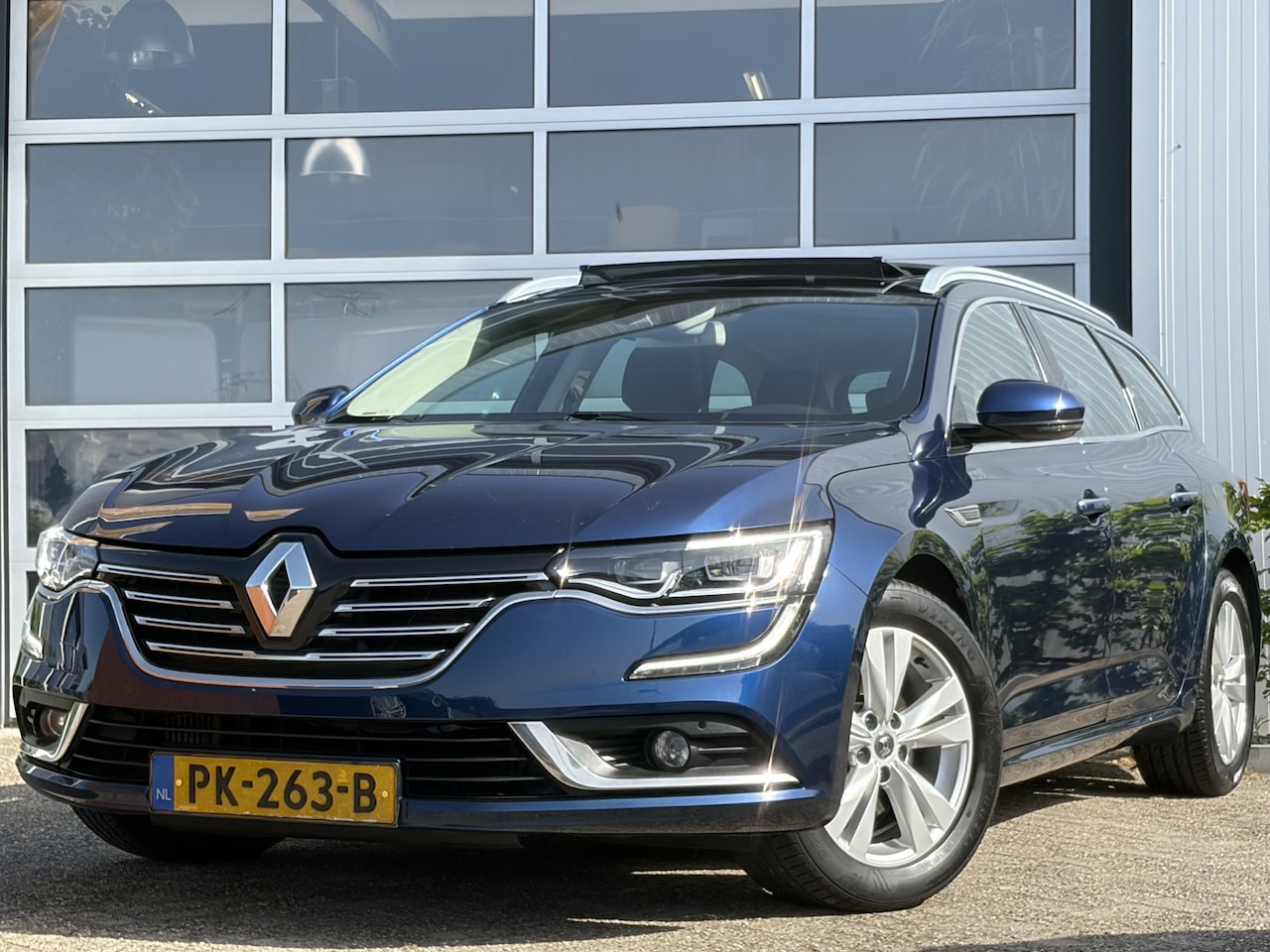 Renault Talisman Estate - 1.6 TCe Zen 150pk | Automaat | Bluetooth | Dab | Elektrisch glazen panorama-dak | Lichtmet - AutoWereld.nl