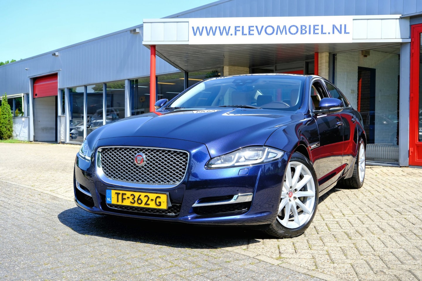Jaguar XJ - 3.0 D 301pk Premium Luxury Aut. Pano|Leder|LED|Cam|Navi|LMV - AutoWereld.nl
