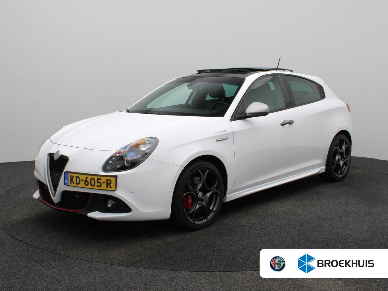 Alfa Romeo Giulietta - 1.750 Turbo Veloce Panoramadak | Lederen Bekleding | Parkeersensoren | Afneembare Trekhaak - AutoWereld.nl