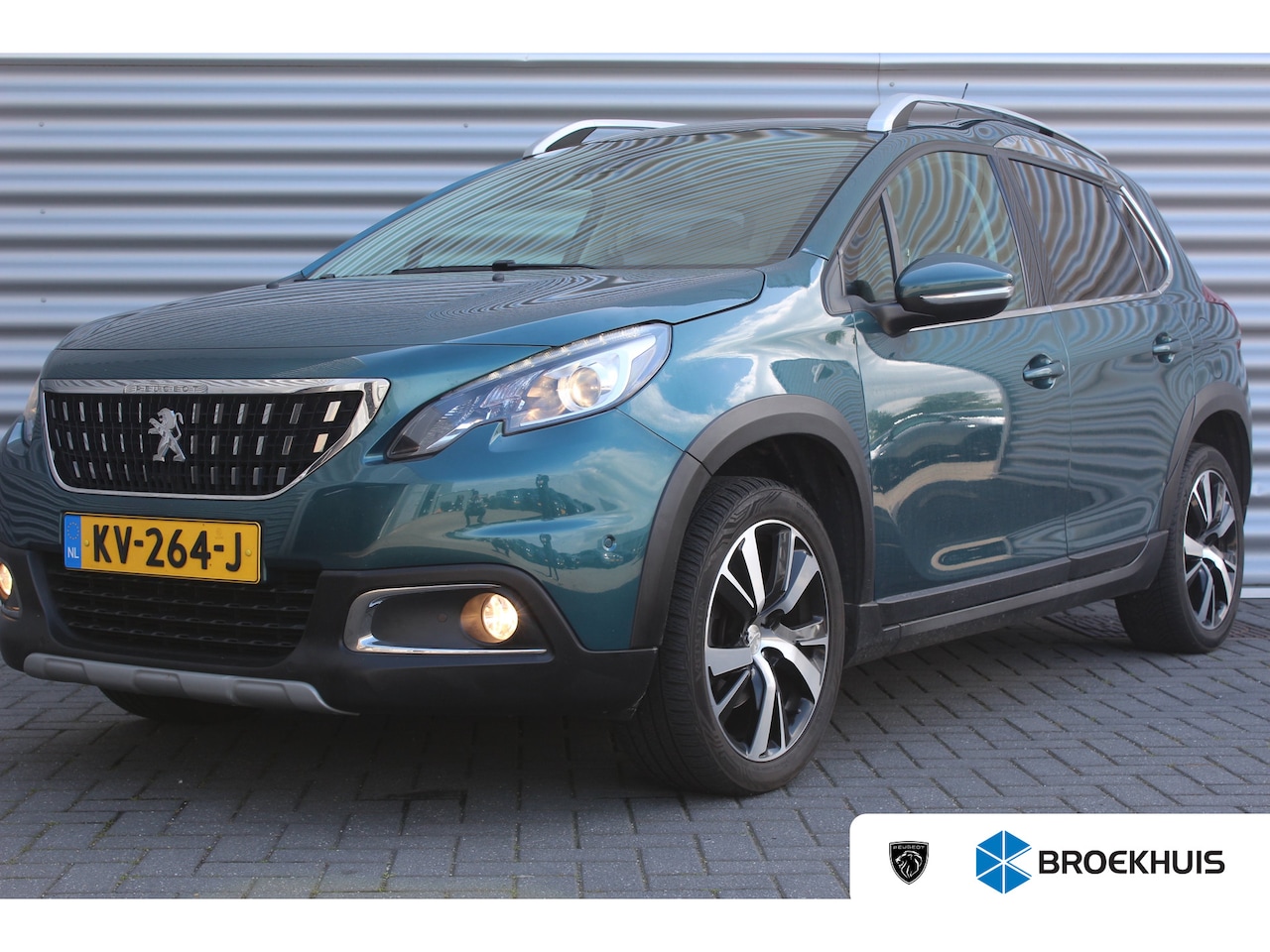Peugeot 2008 - 1.2 PURETECH 110PK ALLURE AUTOMAAT / NAVI / CLIMA / LED / PDC / 17" LMV / CAMERA / PANO. D - AutoWereld.nl
