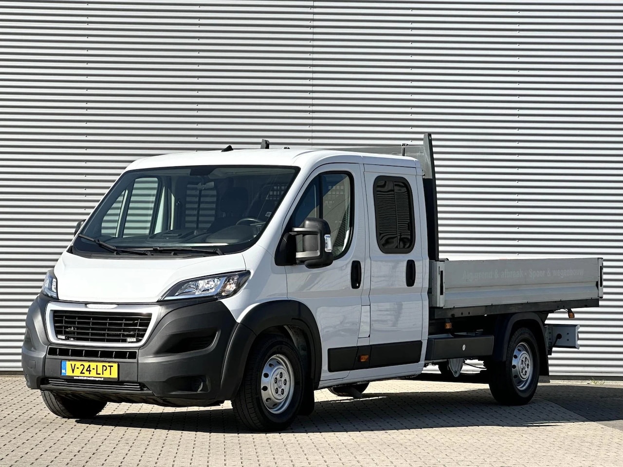 Peugeot Boxer - 2.2 BlueHDi 165 L4 Zwaar DC 3.5t Open laadbak 6 pers Trekhaak Camera - AutoWereld.nl
