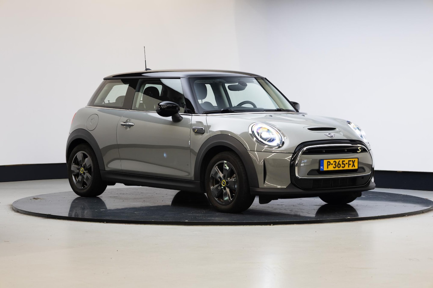 MINI Mini-Electric - Essential 33 kWh - AutoWereld.nl
