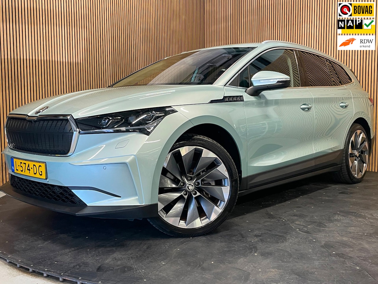 Skoda Enyaq iV - 80|90% SOH|GROTE ACCU|ACC|LEDER|ELEK.INTERIEUR+TREKHAAK|STUUR+STOELVERWARMING V+A|CAMERA|C - AutoWereld.nl