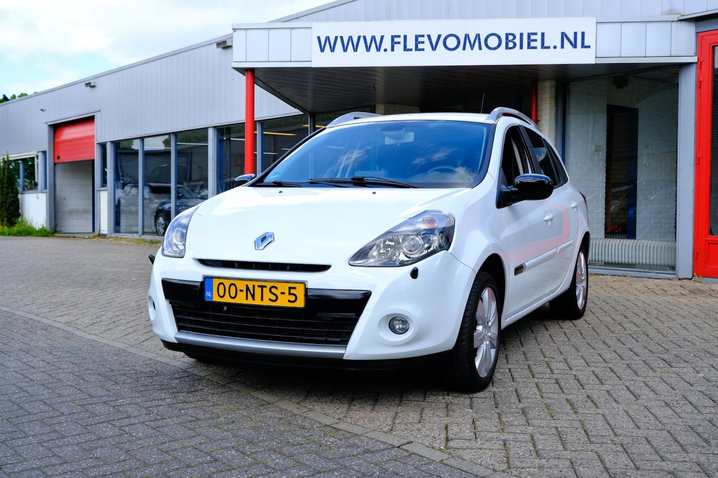 Renault Clio Estate - 1.2 TCE 20th Anniversary Navi|Clima|Cruise|LMV - AutoWereld.nl