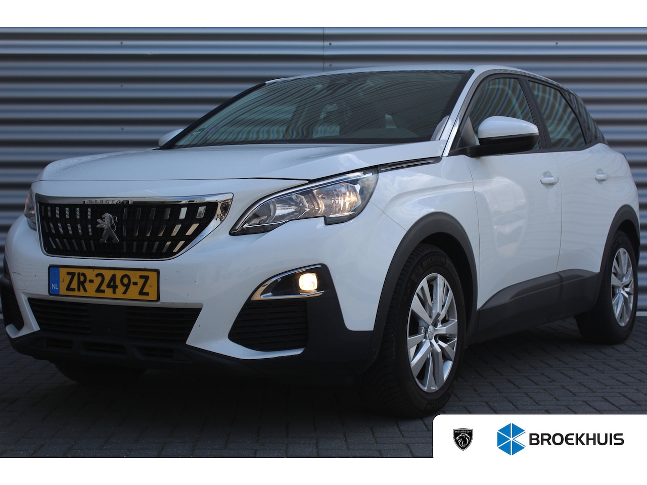 Peugeot 3008 - 1.2 PURETECH 130PK ACTIVE AUTOMAAT / NAVI / CLIMA / LED / PDC / 17" LMV / KEYLESS / BLUETO - AutoWereld.nl