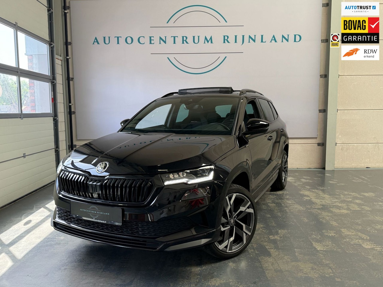 Skoda Karoq - 1.5 TSI ACT Sportline Business Automaat, Panoramadak, Stoelverwarming - AutoWereld.nl